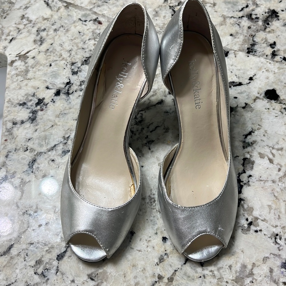 Peep toe heels
